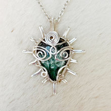 Load image into Gallery viewer, Seraphinite Alien Goddess Pendant
