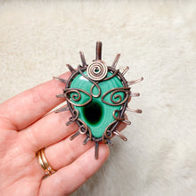 Load image into Gallery viewer, Malachite Alien Goddess Pendant
