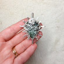 Load image into Gallery viewer, Seraphinite Alien Goddess Pendant

