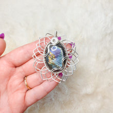 Load image into Gallery viewer, Labradorite Sunflower Pendant
